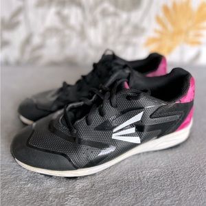Easton Cleats Size 5 Girls